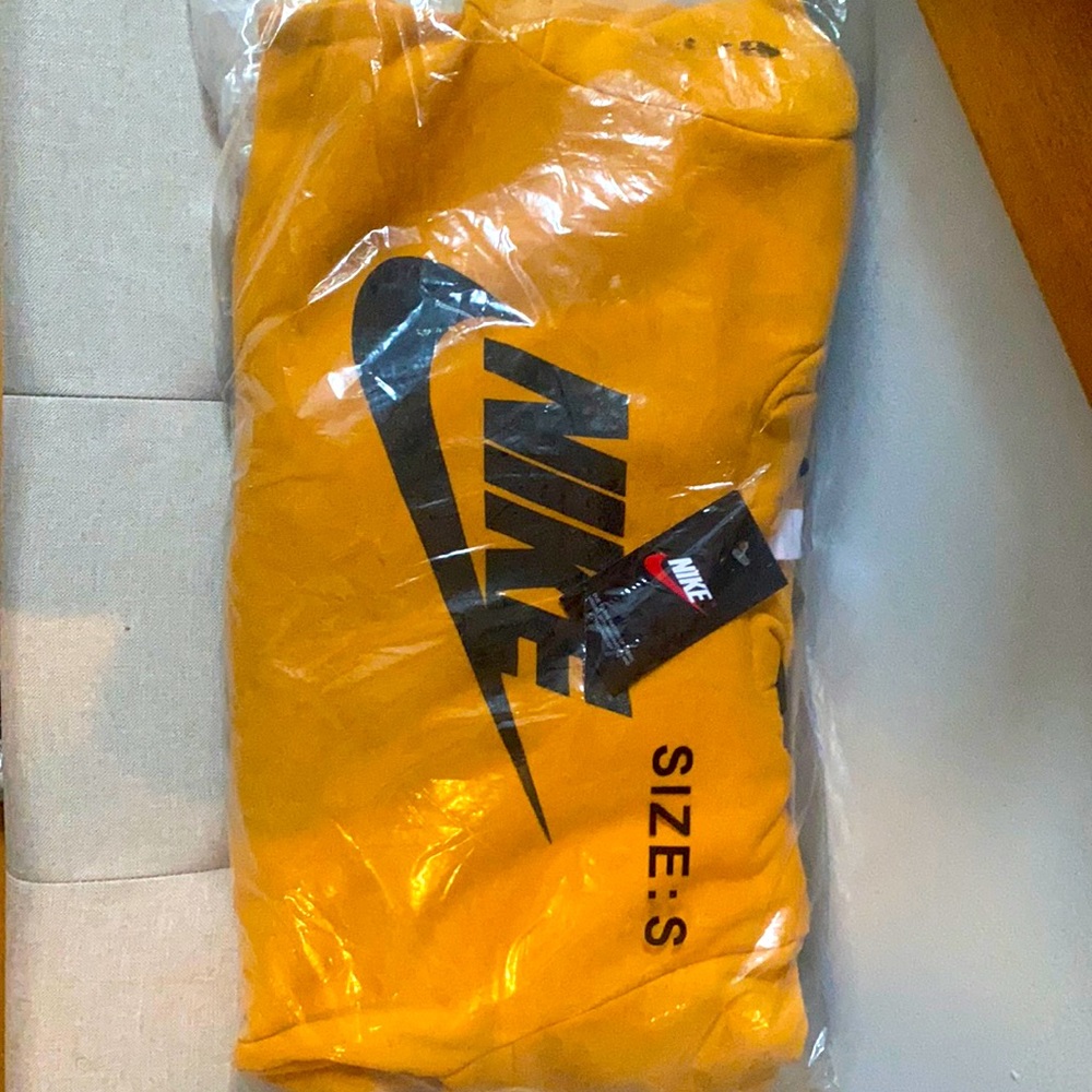 FULL NIKE SWEATSUIT